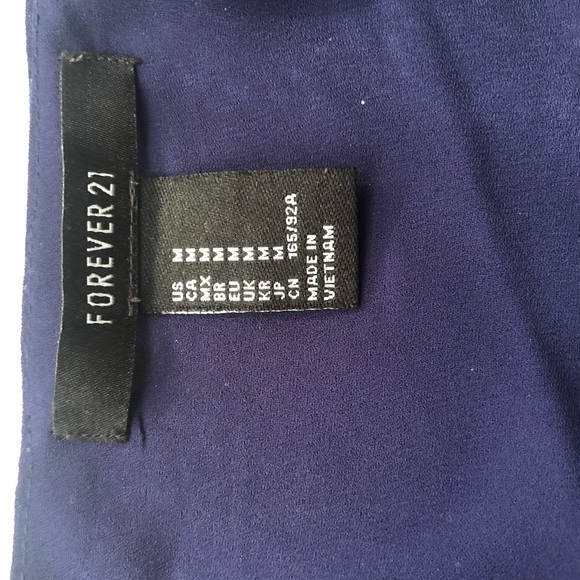 Cute floral crop top! - Picture 5 of 5